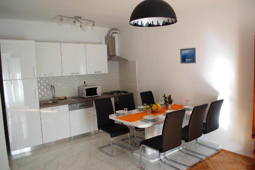 Yakov Free Public Parking And Balcony Apartment Zadar Bagian luar foto